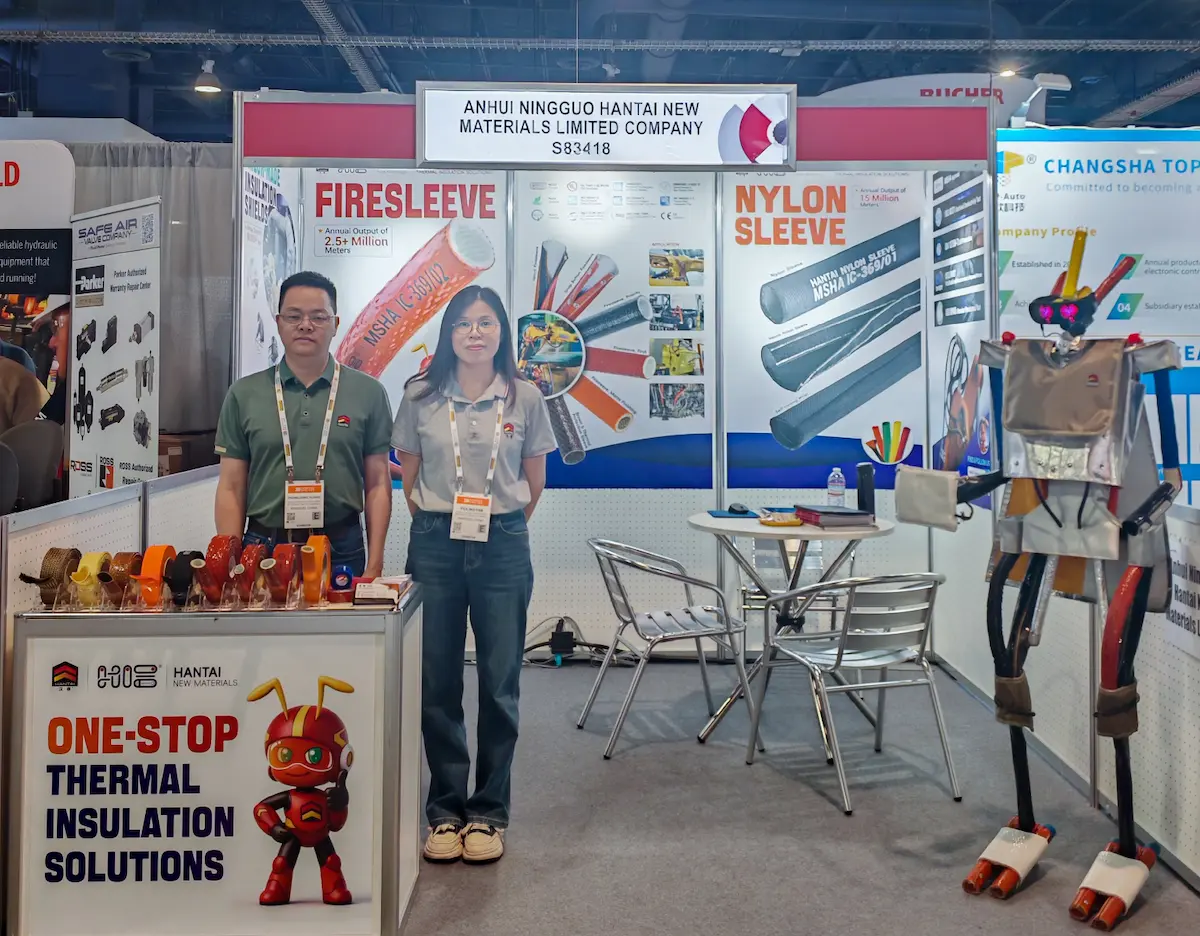 hantai-booth-staff-conexpo-2026.jp